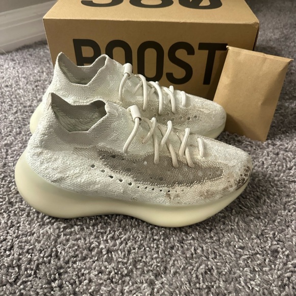 Yeezy Boost 380 - Picture 7 of 8